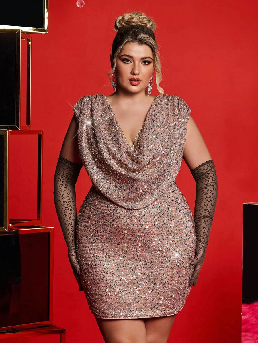 SHEIN Belle Vestito elegante e sexy da donna taglie forti con scollo profondo drappeggiato, spalline imbottite, abito da cerimonia con decorazioni in rilievo pesanti, adatto per eventi di gala, abito da invitata a matrimonio - Rosa antico - Visualizzare 1