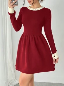 Chiquease 1 件女式优雅撞色边饰珍珠装饰腰部针织毛衣连衣裙