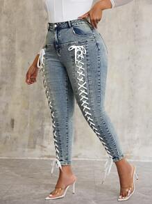 SHEIN SXY 大码女式孔眼系带口袋紧身休闲牛仔裤 - 淺色水洗藍 - 查看 4