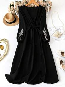 SHEIN LUNE 大码 V 领长袖刺绣黑色连衣裙