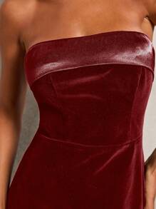 Glamine Charm 女士优雅修身直领天鹅绒迷你连衣裙，温暖新年节日派对服装酒红色女士服装 - 酒紅色 - 查看 4