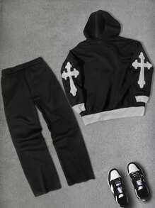 Manfinity EMRG Men Cross Logo Print Hooded Sweatshirt And Loose Cargo Pocket Pants Set, Street Style - Black - View 2