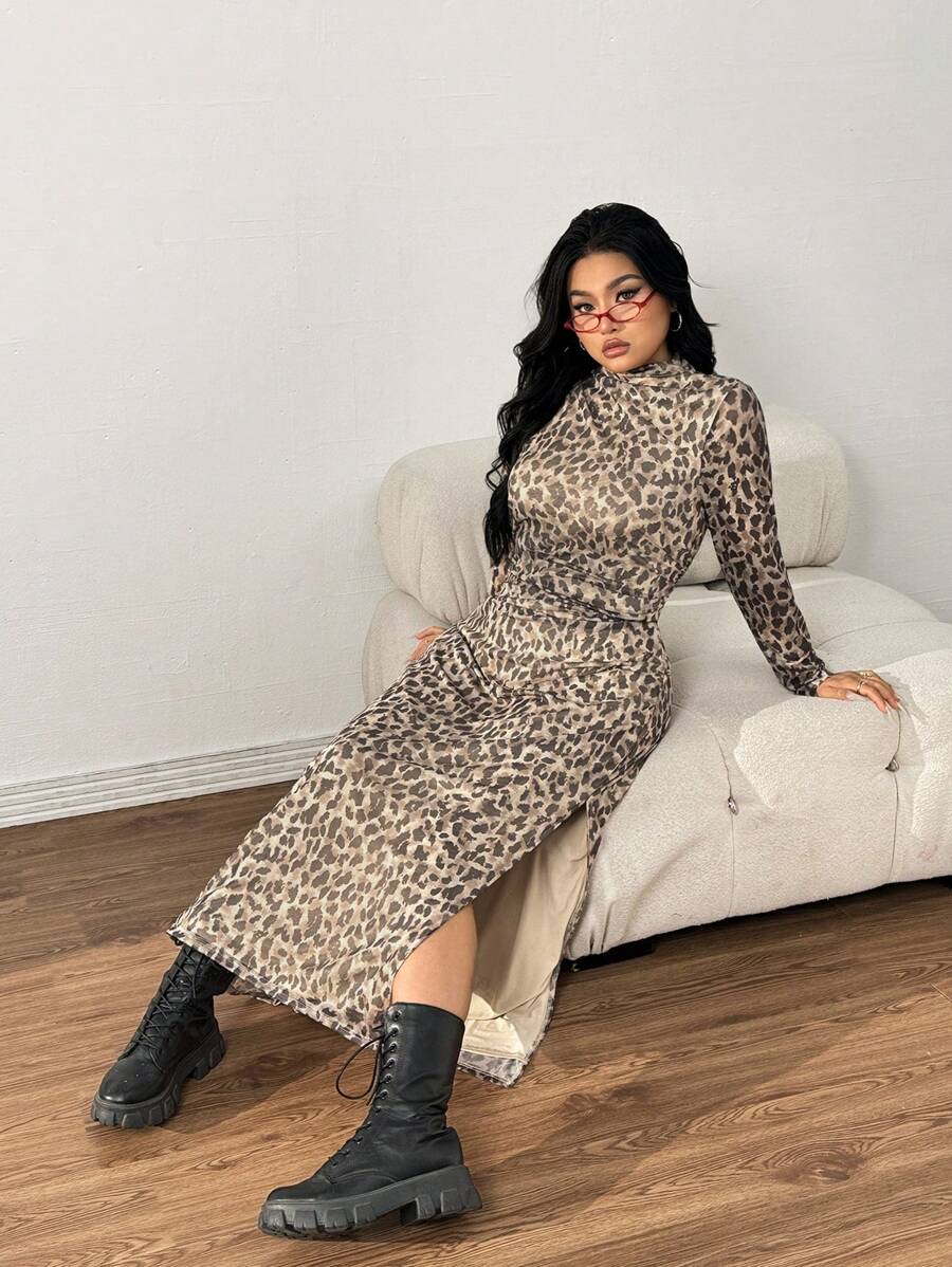 SHEIN EZwear Leopard Print Minimalist Long Sleeve Plus Size Casual Midi Dress