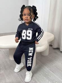 SHEIN Bộ 2 món thể thao thường ngày in chữ và số màu xanh navy cổ chữ V dành cho cả nam và nữ, phù hợp cho bé trai và bé gái - Xanh đậm - Xem 4