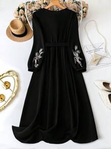 SHEIN LUNE 大码 V 领长袖刺绣黑色连衣裙