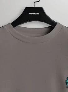 Manfinity RebelGame Men Cartoon Smiling Face Print Crew Neck Knit Casual Long Sleeve Sweatshirt, Autumn - Grey - View 3