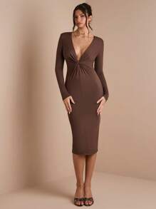 SHEIN BAE 秋冬纯棕咖啡色优雅性感深 V 领长袖扭纹褶皱中长连衣裙，适合鸡尾酒会、浪漫约会、分层搭配、派对、正式场合、夜间外出、婚礼嘉宾、万圣节、圣诞节 - 棕色 - 查看 3