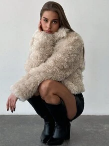 Aloruh Minimalist Apricot Short Fluffy Lapel Long Sleeve Fitted Jacket, Outdoor Warm Wear, Autumn/Winter