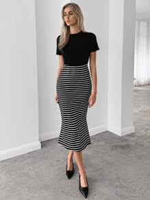 SHEIN Essnce Vestido casual de verano para mujer, vestido entallado de color negro con bloqueo de color y rayas, con aberturas laterales, vestido midi, vestido básico de camiseta, vestido de verano, conjunto de mujer, vestido a rayas