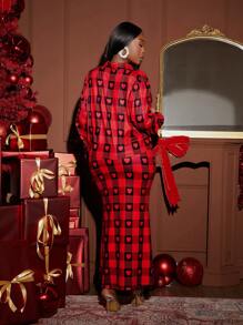 SHEIN SXY Conjunto de 2 piezas para mujer de talla grande: blusa de punto con encaje en contraste de cuadros rojos y negros con estampado de corazones, adecuada para otoño e invierno, fiesta de Nochebuena, cita, cumpleaños, despedida de soltera, look casual y bonito, fácil de combinar, resalta la figura