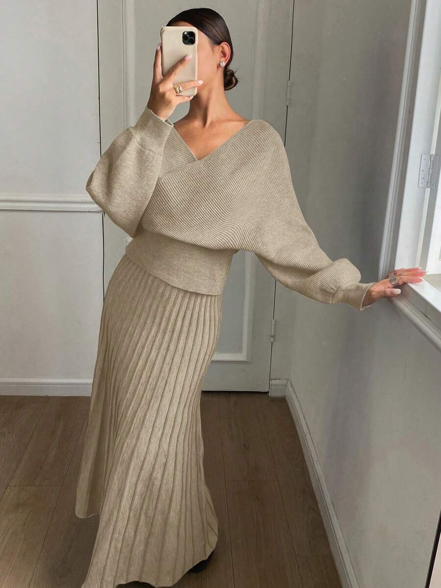 DAZY Women 2pcs Set: Solid Color Loose Knit Sweater And A-Line Skirt,Fall Clothes - Apricot - View 1