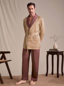 SHEIN EverLounge Conjunto de pijama de 2 piezas para hombres con top de manga larga con estampado todo sobre y ribete de color contrastante con bolsillo y pantalón de unicolor