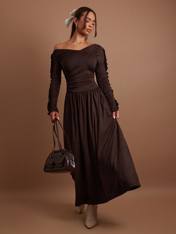 COSMINA Vestido elegante de unicolor con hombros descubiertos, volantes y manga larga para mujer