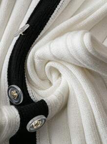 SHEIN Clasi Bộ áo len dệt kim sọc màu khối dài tay cỡ lớn và váy, cho mùa đông - trắng - Xem 4