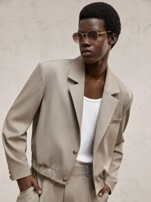 AKNOTIC Party 男士卡其色休闲西装套装（两件套），宽翻领长袖短款西装外套搭配松紧腰长裤，适合日常穿着及通勤，金属配饰点缀，也适合上学、婚礼等场合。 - 卡其色 - 查看 3