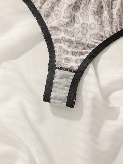 Leopard Print Underwire BH Slipje Lingerie Set view 3