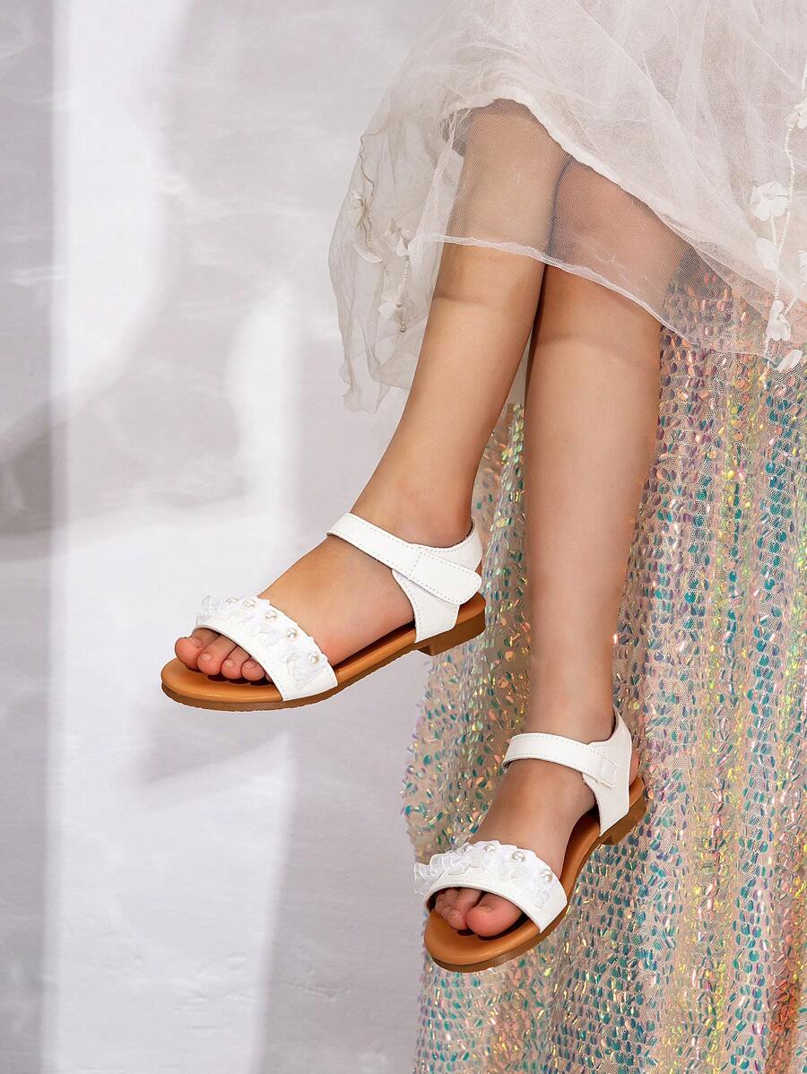 1 Pair Fashionable Girl Pearl Ruffle Decor Flat Sandals