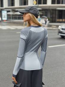 SHEIN Unity T-shirt à manches longues décontracté et sportif pour femmes, avec imprimé lettre et rayures, col rond - Multicolore - Voir 2