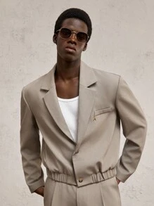 AKNOTIC Party 男士卡其色休闲西装套装（两件套），宽翻领长袖短款西装外套搭配松紧腰长裤，适合日常穿着及通勤，金属配饰点缀，也适合上学、婚礼等场合。 - 卡其色 - 查看 1