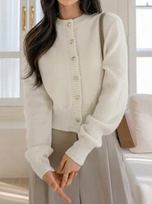 Dazy-Less Cárdigan casual de cuello redondo y botones delanteros de unicolor, ropa de mujer de otoño/invierno de estilo "Old Money", ropa casual de negocios para mujer para el trabajo - Blanco - Ver 4