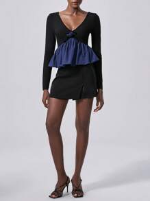 Chiquease 全新秋冬女士时尚花卉装饰荷叶边下摆短款 T 恤上衣 - 藏蓝色 - 查看 3