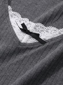 Dazy Plus Plus Size Contrast Color Lace Bow Decor V-Neck Slim Fit Tee Shirt, Suitable For Spring, Summer, Autumn, Back To School Clothes Long Sleeve Women Tops,Fall Women Clothes