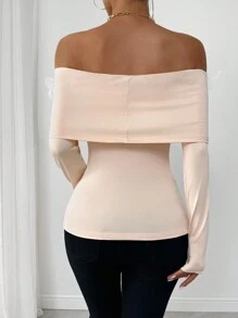 Chiquease 女士性感露肩 T 恤，带 3D 蝴蝶刺绣 - 杏色 - 查看 2