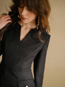 MOTF STUDIO VESTIDO CORTO CON DETALLE DE SOLAPA EN EL CUELLO, PLIEGUES PLEGADOS Y BORDE PLEGADO EN TWEED SÓLIDO - Negro - Ver 3