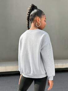SHEIN Tween 女童纯色字母印花图案休闲宽松圆领长袖运动衫 - 淺灰色 - 查看 2