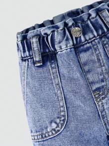 SHEIN Pantalones cargo de niña bebé de mezclilla con cintura elástica y estampado floral casual - Lavado ligero - Ver 3