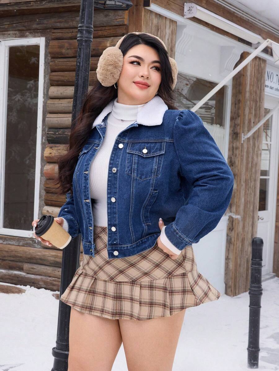 SHEIN SXY 大码修身保暖牛仔外套，带毛领，适合圣诞节、感恩节、秋冬季穿着。 - 深色水洗藍 - 查看 1