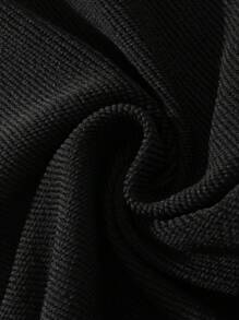 ROMWE MEN Street Life Setelan Kasual 2 Potong untuk Pria: Hoodie Bergambar Potret dan Celana Olahraga Tali Serut Warna Kontras - Hitam - View 3