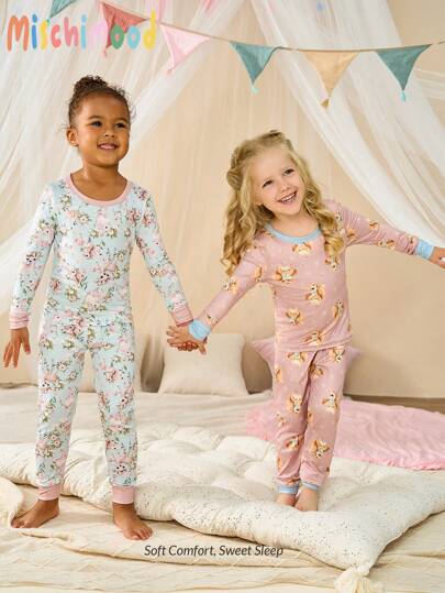 2 件套幼儿女童可爱松鼠、兔子、鹿和小碎花舒适浅绿色和拿铁色长裤和长袖圆领弹力舒适睡衣套装，贴身穿着，优雅的多件套组合，秋冬