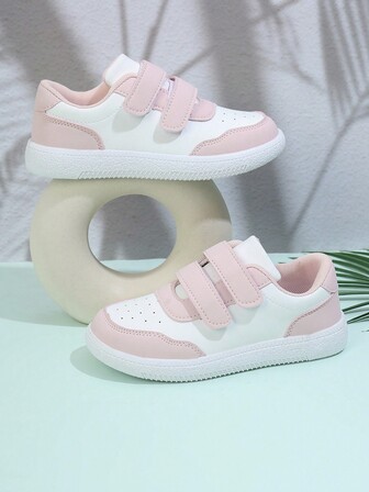 1双户外休闲撞色儿童平底运动鞋，四季皆宜