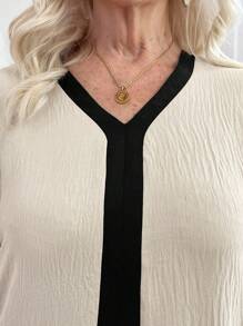 EMERY ROSE Blusa elegante de manga larga con cuello en V y bloqueo de color en tela texturizada