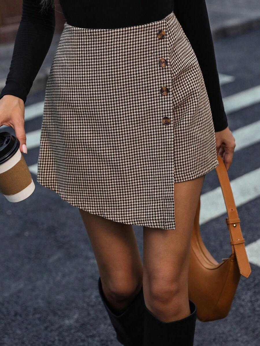 SHEIN Clasi Quần short cổ điển thanh lịch in họa tiết caro cài nút phía trước - Nhiều màu - Xem 1