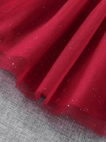 SHEIN Glamorique Kids Vestido rojo navideño para niña con cuello de felpa en contraste, malla en contraste, decoración de lazo, para invierno