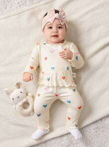 SHEIN 新生女宝宝秋季可爱针织心形图案波浪边长袖上衣和裤子套装 - 彩色 - 查看 1