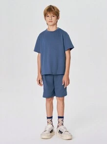 SHEIN Leap Crew Tween-Jungen Lässiges Set im Urlaubsstil, einfarbiges Kurzarm-T-Shirt mit Tasche und einfarbigen Strickshorts - Graublau - Übersicht 3
