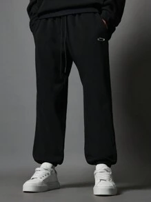 SUMWON Premium Loungewear Co-Ord Set Sweatshirt Jogger Ensemble Fleece Winter Activewear Sport Athletic Outfit High End Streetwear Urban Fashion Two Piece Set - Black - View 4