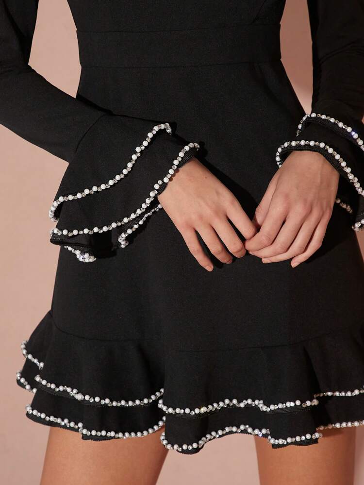 Vestido Curto Elegante de Mulher com Manga Babada de Flare, Decorado com Strass e Pérolas Falsas, Preto, Romântico para Primavera/Inverno, Roupa Elegante para o Dia dos Namorados, Festa de Natal, Ano Novo, Aniversário, Feriado e Encontro Romântico