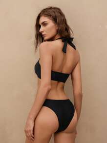 SHEIN Swim 1 szt. Jednokolorowy Halter Bikini Top, Elegancki zestaw strojów kąpielowych Lato - Czarne - Zobacz 2