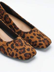 CUCCOO CURVES Wide Fit Women New Simple Style Flat Shoes, Fashionable Sexy Leopard Print Versatile Low Vamp Outdoor High Heels - Brown - View 7