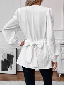 SHEIN Clasi Damen Bluse im französischen Stil mit V-Ausschnitt, asymmetrischem gekreuztem Bindegürtel und Puffärmeln, Neuankömmling Herbst - Weiss - Übersicht 2