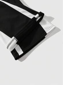 ROMWE MEN Street Life Setelan Kasual 2 Potong untuk Pria: Hoodie Bergambar Potret dan Celana Olahraga Tali Serut Warna Kontras - Hitam - View 8