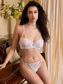 Charlaine Set de 2 prendas de ropa interior - Conjunto de ropa interior transparente de mujer con adorno de encaje francés elegante, para uso diario - Blanco - Ver 1