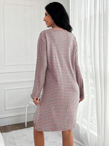 SHEIN Cottnline Váy ngủ trễ vai họa tiết sọc và hoạt hình 100% cotton - Màu Hồng baby - Xem 2