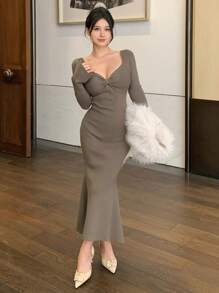 DAZY 修身V领镂空马蹄袖女式毛衣裙，秋装 - 咖啡棕 - 查看 9