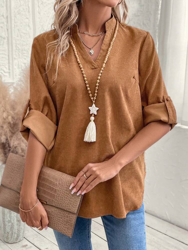 Freizeithemd mit V-Ausschnitt und Rollärmeln für Damen, einfarbig, minimalistisch und stilvoll