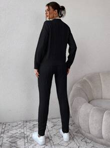 EURMUSE Women's Solid Color Knitted Sweater 2pcs/Set - Hitam - View 2